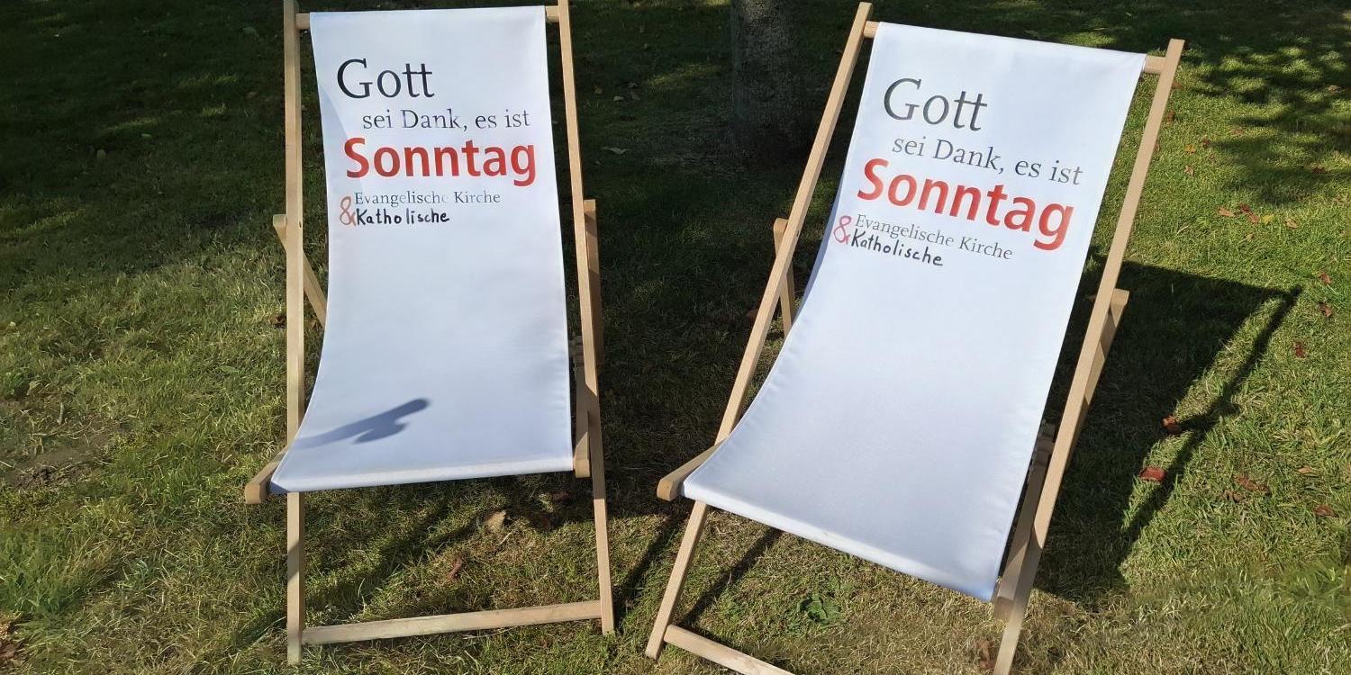 Heilige Messe im Innenhof