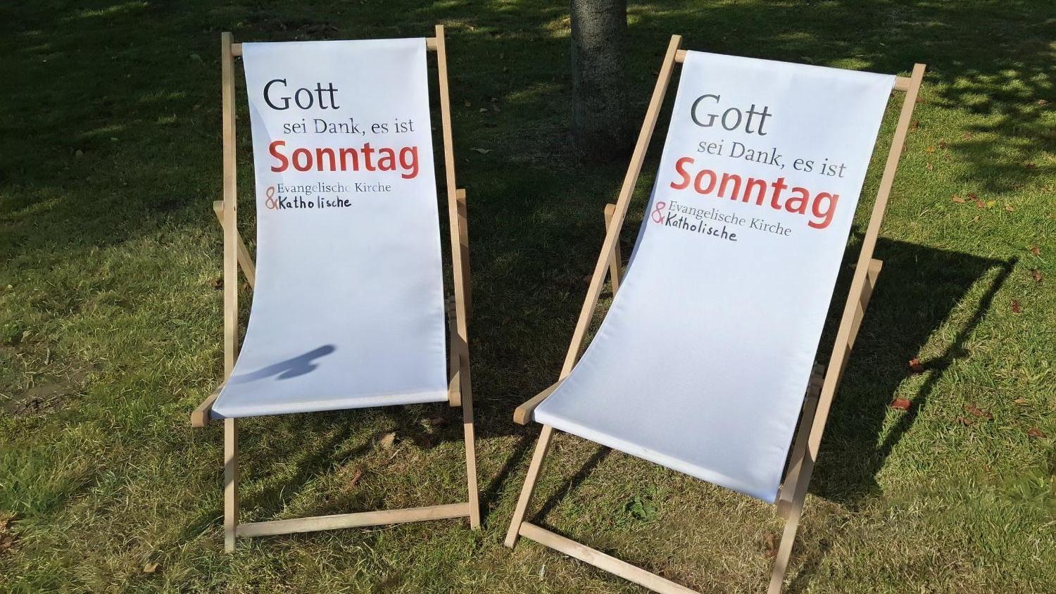 Heilige Messe im Innenhof