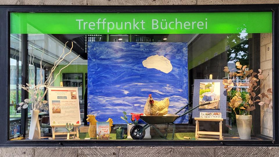 Schaufenster Mai 2026 (c) Bücherei St. Joseph Schaufenster Mai 2026