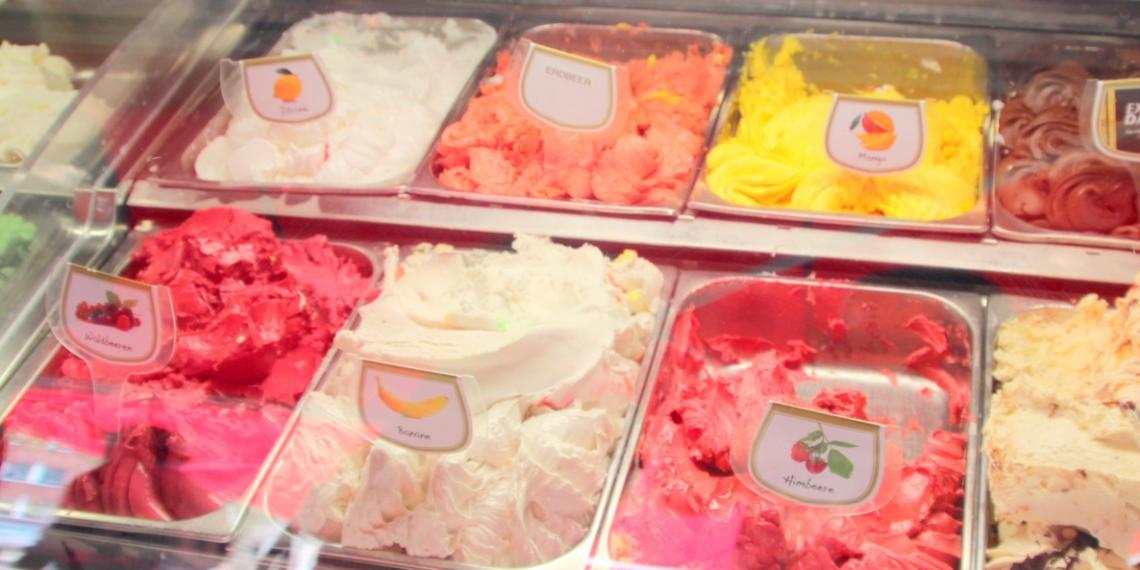 Eis in Hülle und Fülle  Eis schlecken, Sommer, Sonne,  naschen, Süßes, Eisdiele,  Erfrischung, Abkühlung, Ex-Bild-DB-ID: 11028