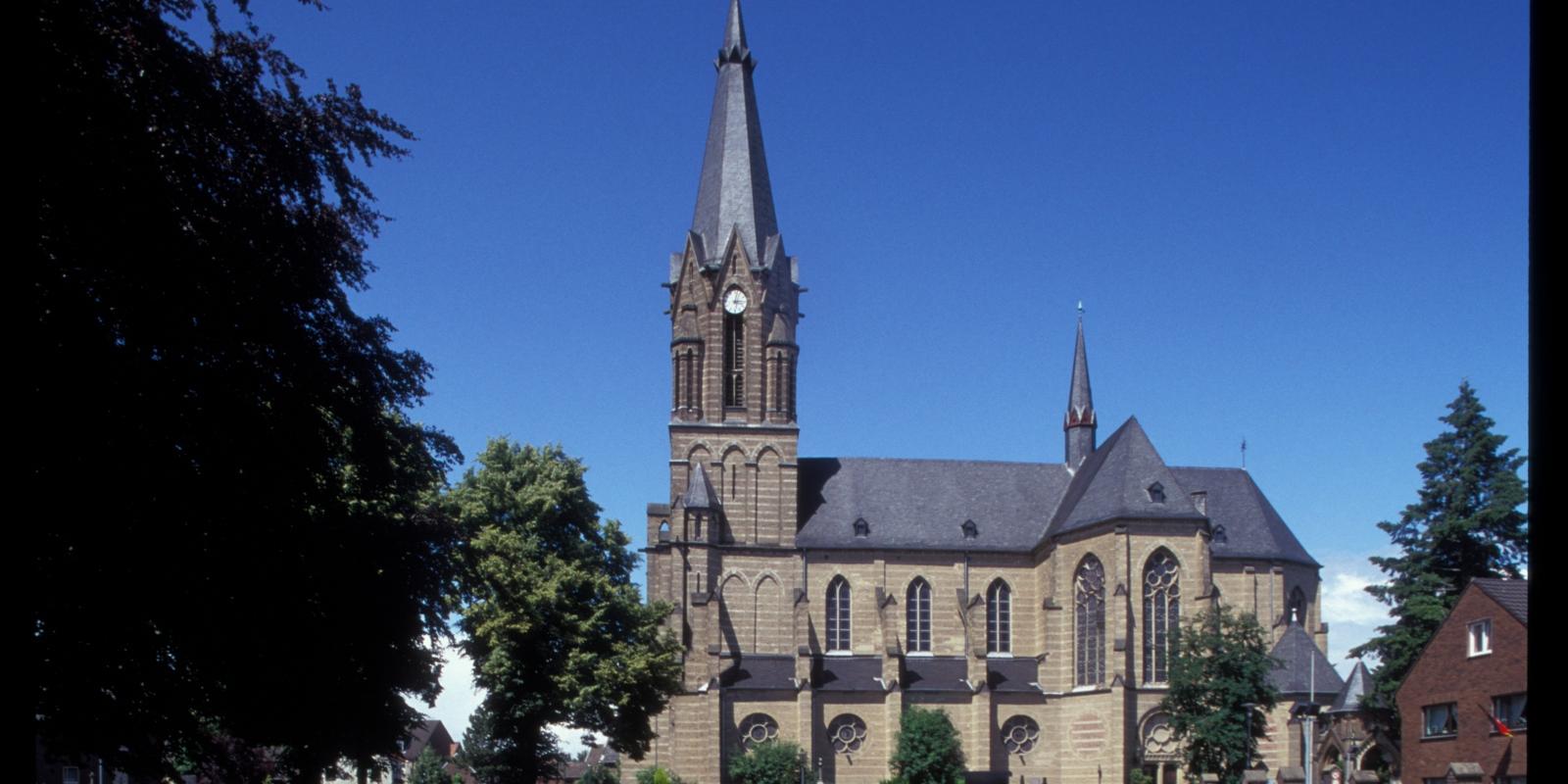 Kirche St. Mariä Himmelfahrt Grevenbroich Gustorf Dekanat Grevenbroich Dormagen