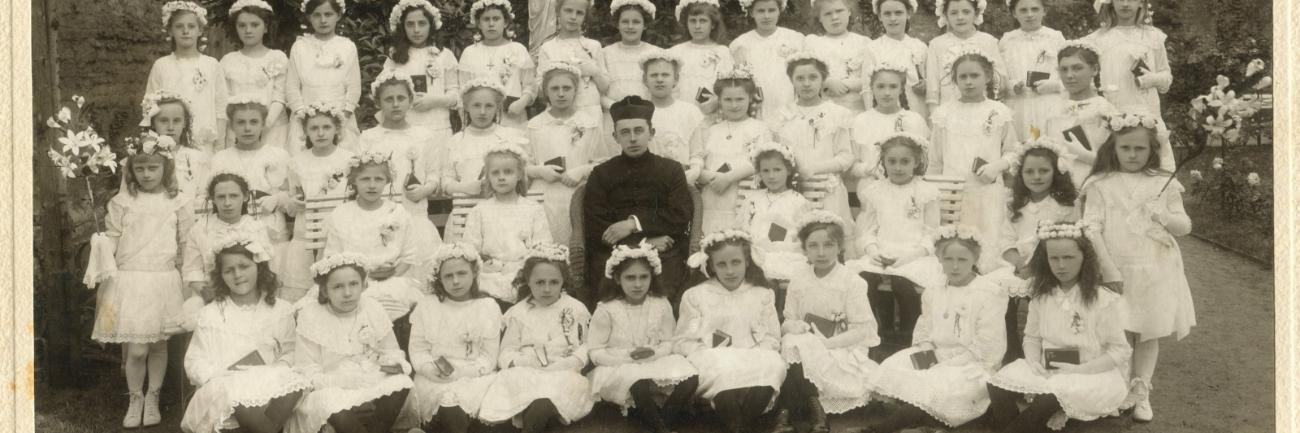 Schule Marienberg Realgymnasiale Studienanstalt Lyzeum für Maedchen Kommunionfeier