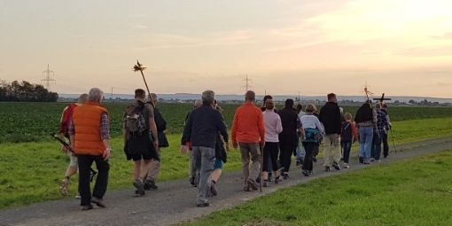 Trierpilger auf dem Weg