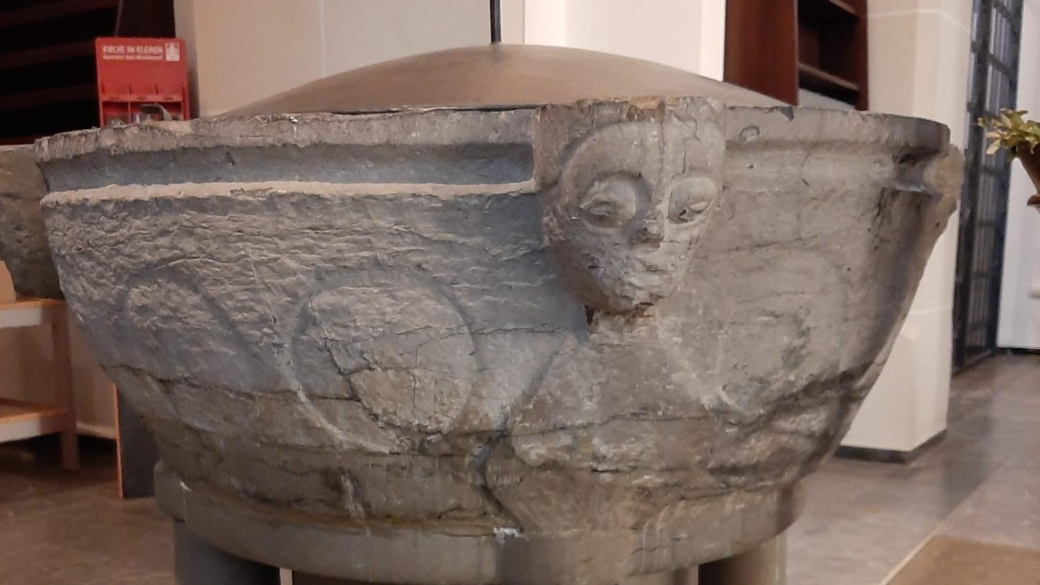 Taufbecken St. Cyriakus Neuenhausen